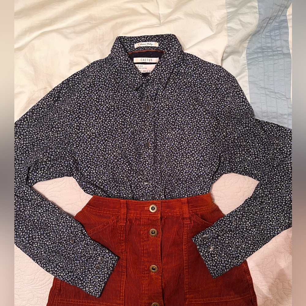 Blue floral blouse size small